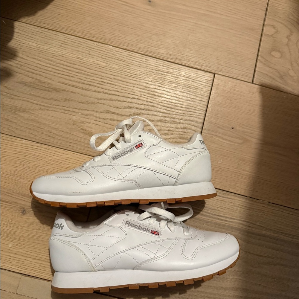 Reebok Sneakers- White/Gum size 6.5